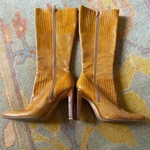 💜 SALE! Bebe boots size 7